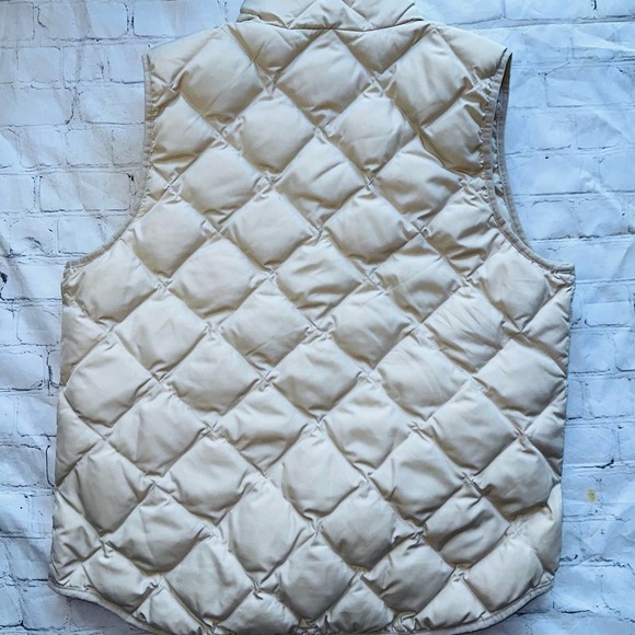 EUC Women’s Large Woolrich Quilted Puffer Full Zip Vest - Picture 6 of 9